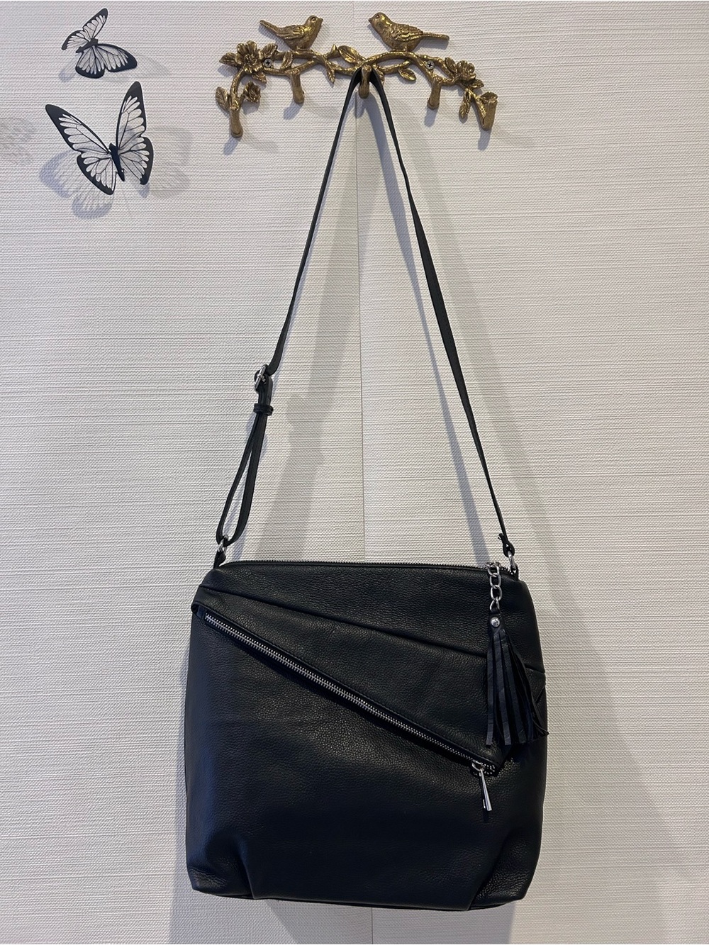 Borse in Pelle Black Leather Crossbody Shoulder Bag with Chrome-look Hardware